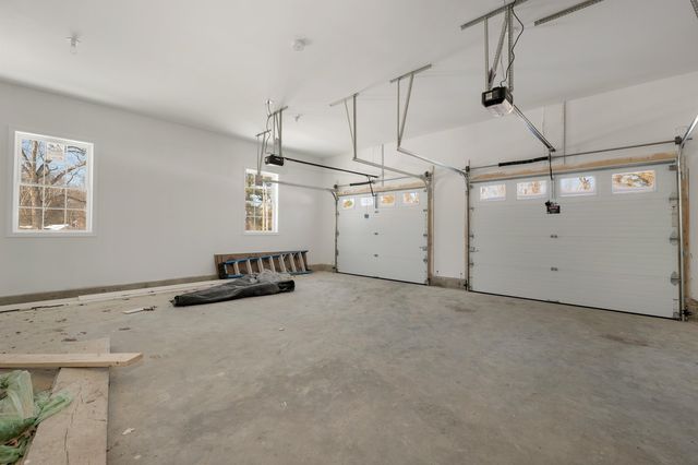 90 High Range Road, Londonderry, NH 03053