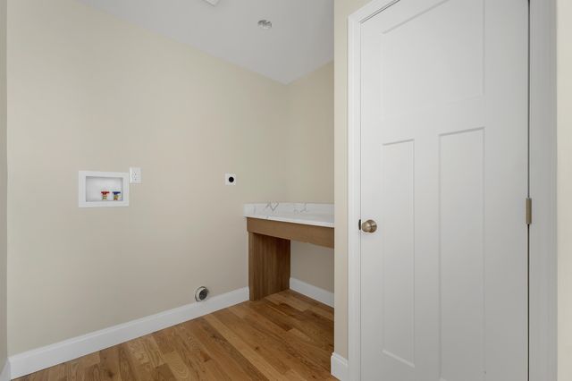 90 High Range Road, Londonderry, NH 03053