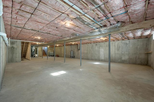 90 High Range Road, Londonderry, NH 03053