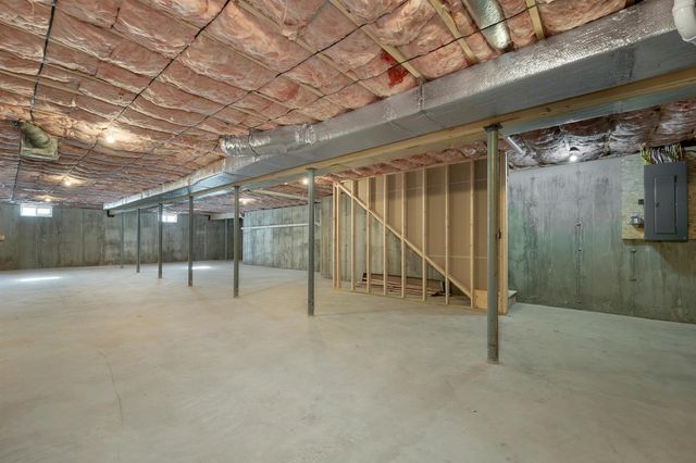 90 High Range Road, Londonderry, NH 03053