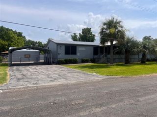 149 E Austin Avenue, Onalaska, TX 77360