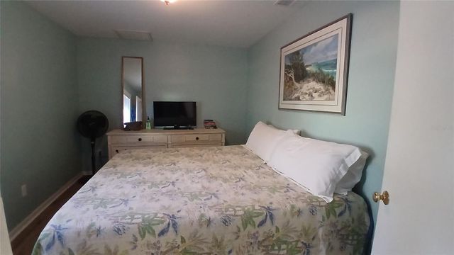 542 DIVISION STREET, Tarpon Springs, FL 34689