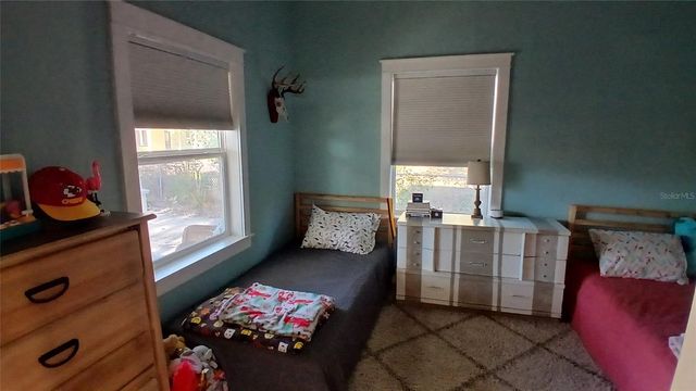 542 DIVISION STREET, Tarpon Springs, FL 34689