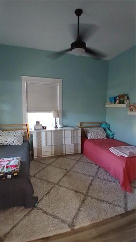 542 DIVISION STREET, Tarpon Springs, FL 34689