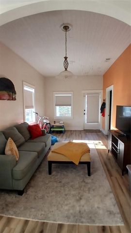 542 DIVISION STREET, Tarpon Springs, FL 34689