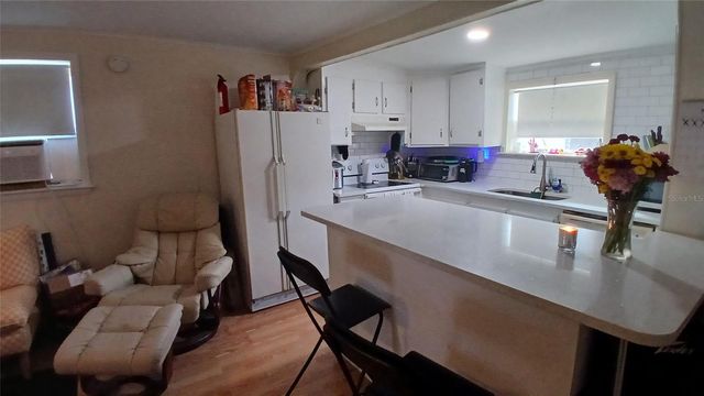 542 DIVISION STREET, Tarpon Springs, FL 34689