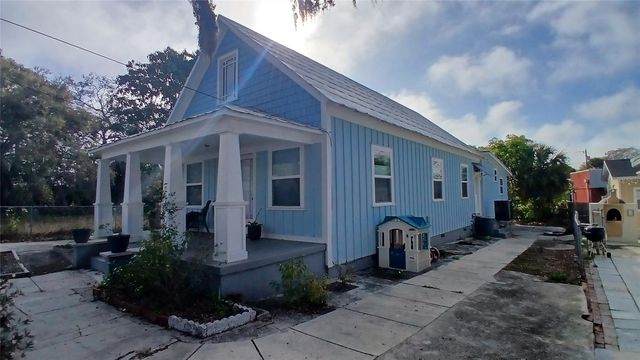 542 DIVISION STREET, Tarpon Springs, FL 34689