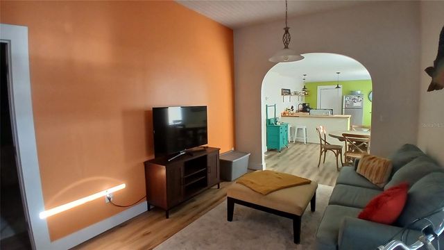 542 DIVISION STREET, Tarpon Springs, FL 34689