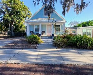 542 DIVISION STREET, Tarpon Springs, FL 34689