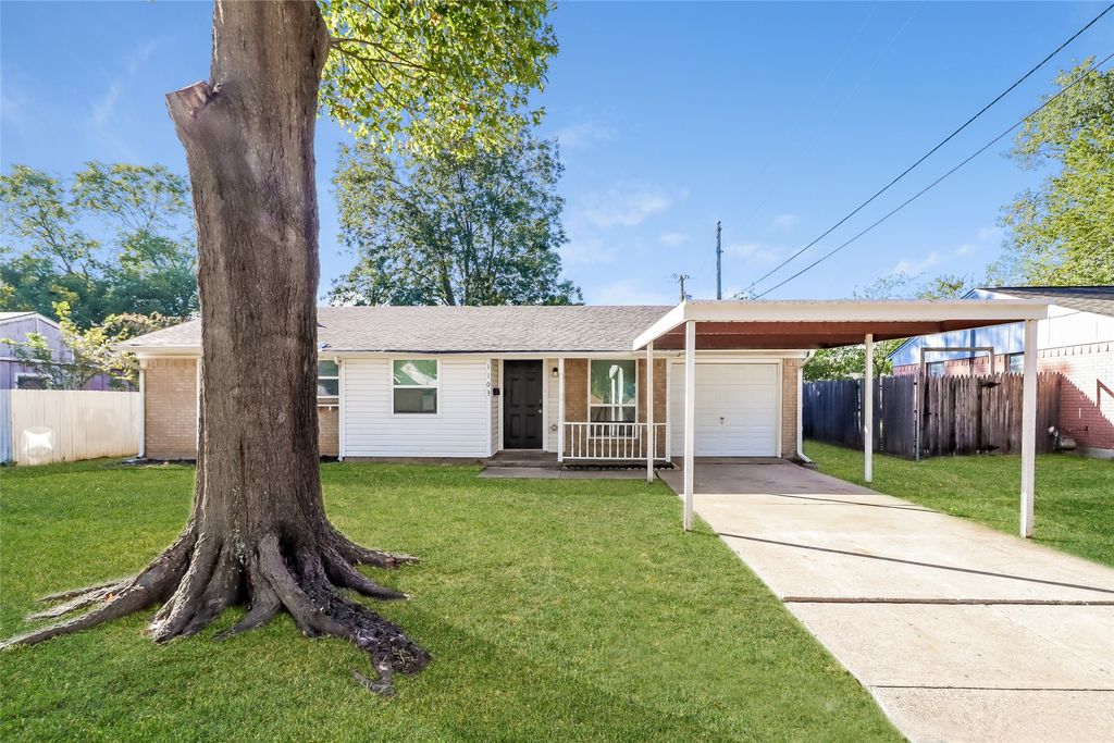 1103 Johns Drive, Euless, TX 76039