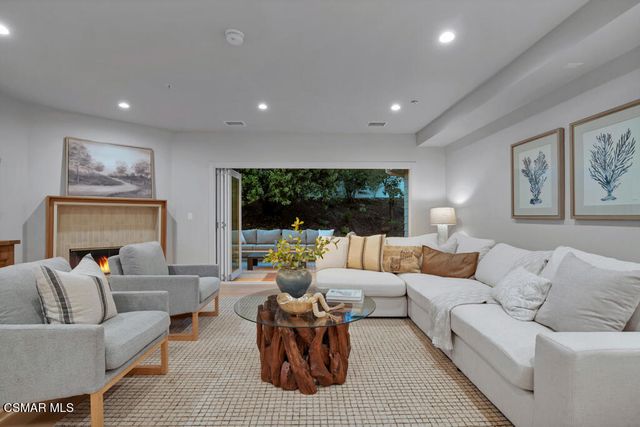 5354 Lewis Road, Agoura Hills, CA 91301