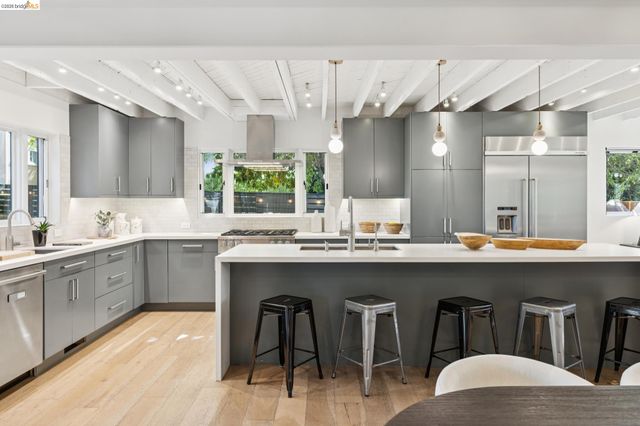 2413 Browning St, Berkeley, CA 94702