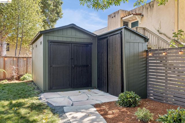 2413 Browning St, Berkeley, CA 94702