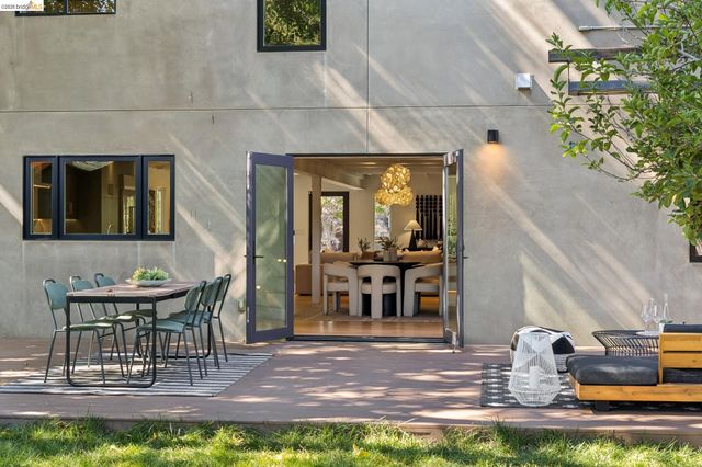 2413 Browning St, Berkeley, CA 94702