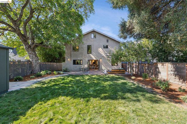 2413 Browning St, Berkeley, CA 94702