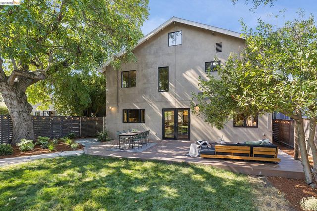 2413 Browning St, Berkeley, CA 94702