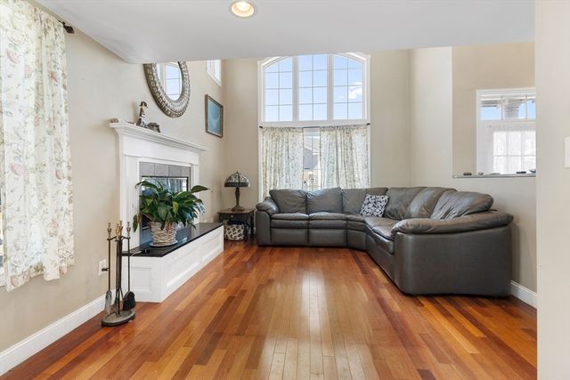 4 Winter Island Rd, Salem, MA 01970