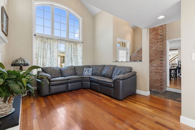 4 Winter Island Rd, Salem, MA 01970