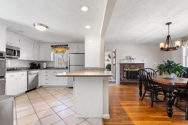 4 Winter Island Rd, Salem, MA 01970