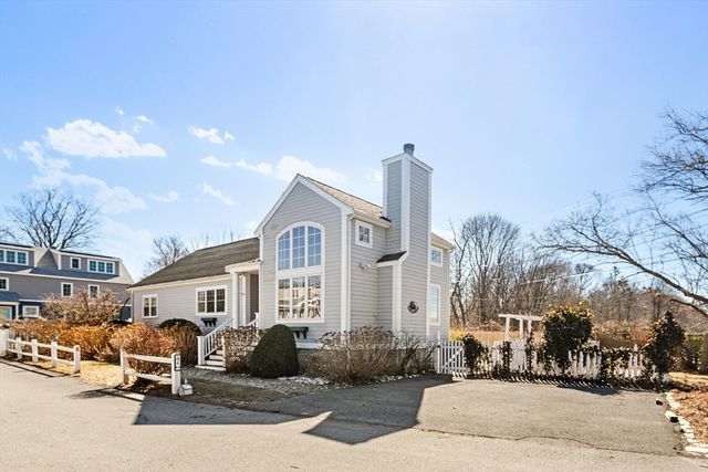 4 Winter Island Rd, Salem, MA 01970