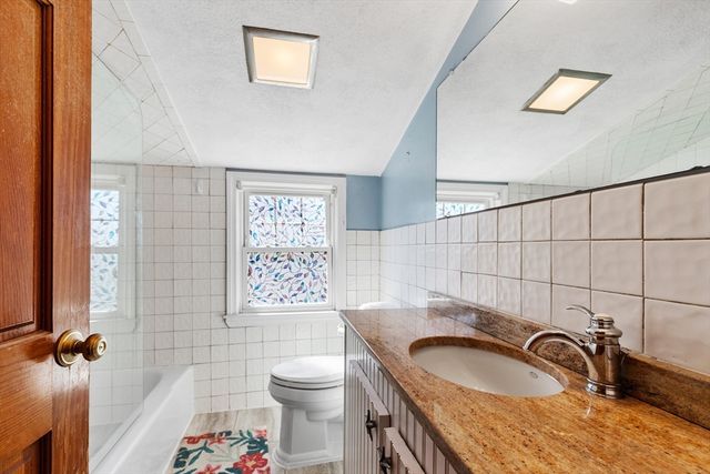 4 Winter Island Rd, Salem, MA 01970