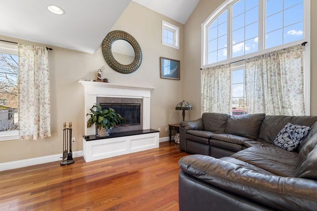 4 Winter Island Rd, Salem, MA 01970