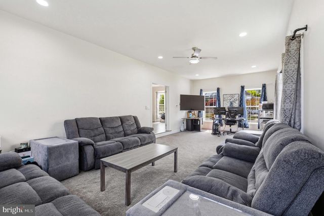1422 OLMSTED DR, Bear, DE 19701