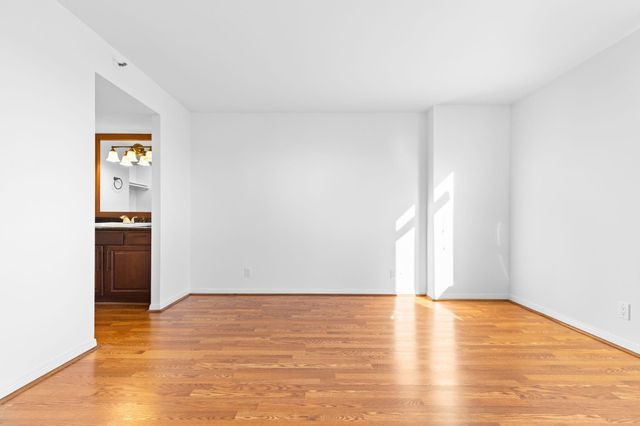 3525 Sage Road 1616, Houston, TX 77056