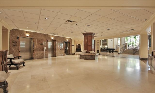 3525 Sage Road 1616, Houston, TX 77056