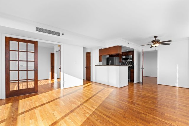 3525 Sage Road 1616, Houston, TX 77056