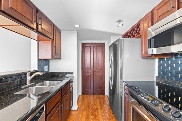 3525 Sage Road 1616, Houston, TX 77056