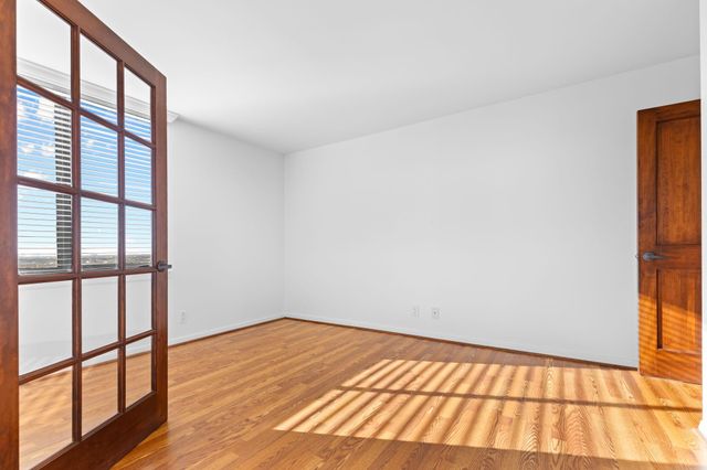 3525 Sage Road 1616, Houston, TX 77056