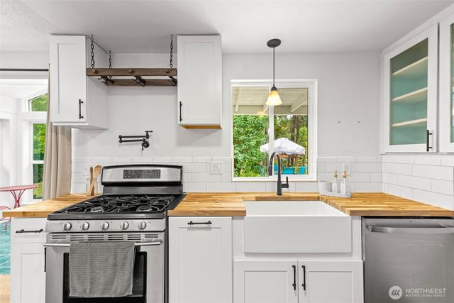1716 9th Street SE, Puyallup, WA 98372