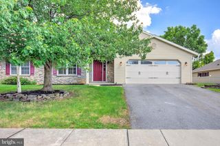 413 FLAXEN LN, Ephrata, PA 17522