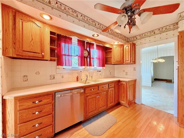 715 Pomeroy Pike, Belpre, OH 45714