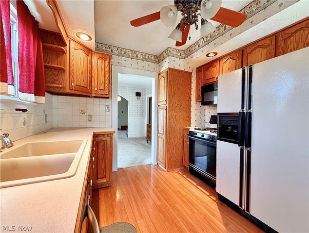 715 Pomeroy Pike, Belpre, OH 45714