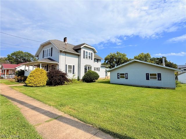 715 Pomeroy Pike, Belpre, OH 45714