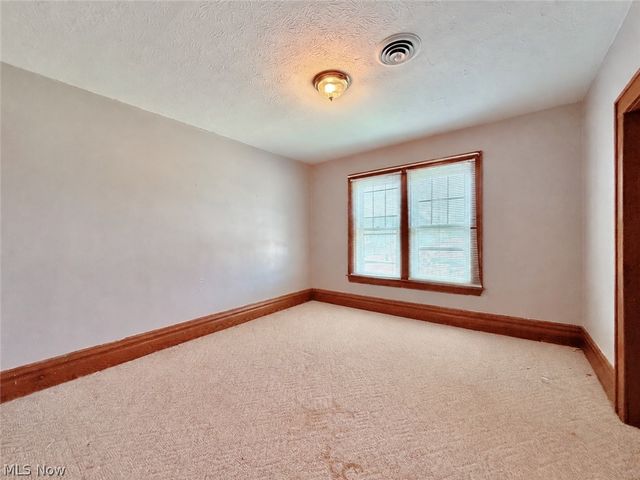 715 Pomeroy Pike, Belpre, OH 45714