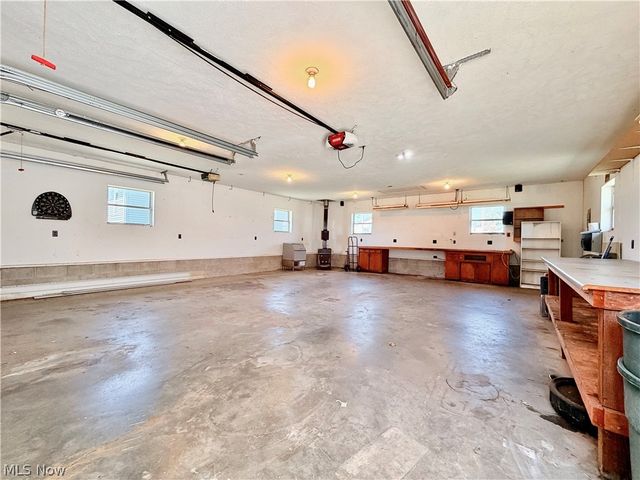 715 Pomeroy Pike, Belpre, OH 45714
