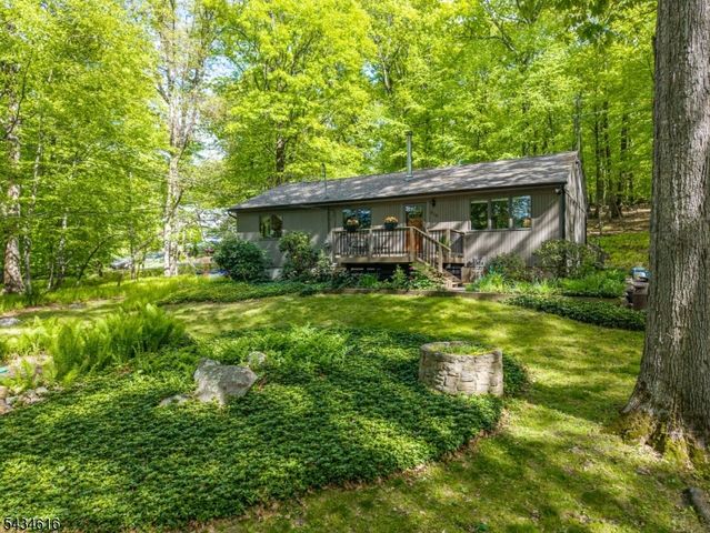 616 Woodglen Rd, Lebanon Twp., NJ 08826