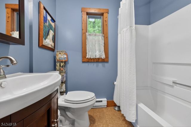 616 Woodglen Rd, Lebanon Twp., NJ 08826