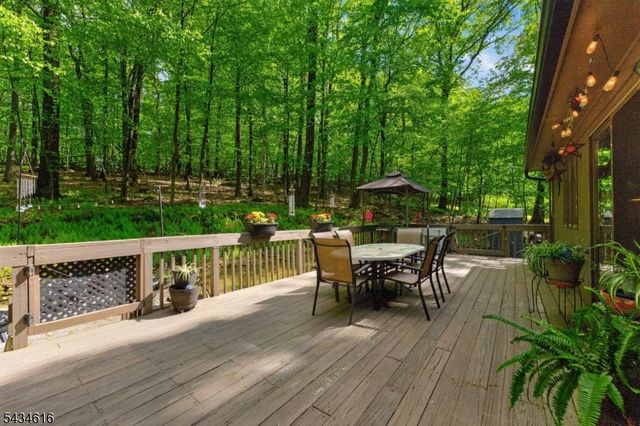 616 Woodglen Rd, Lebanon Twp., NJ 08826