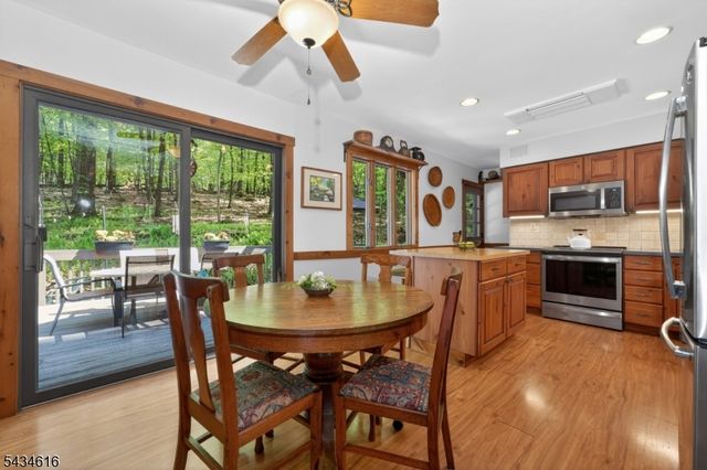 616 Woodglen Rd, Lebanon Twp., NJ 08826