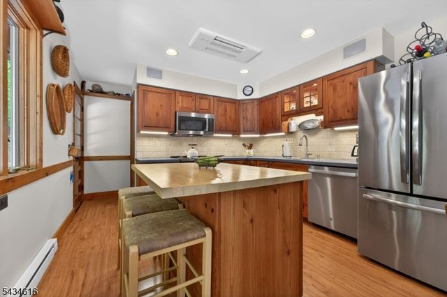 616 Woodglen Rd, Lebanon Twp., NJ 08826