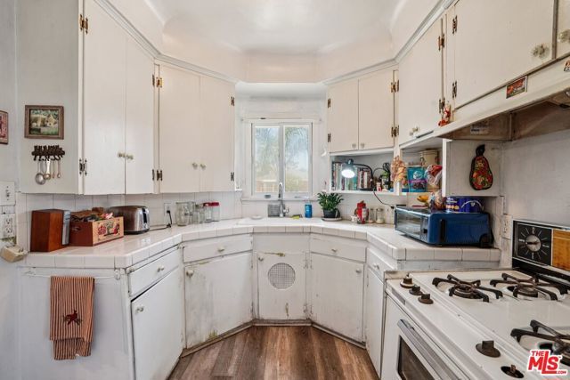 4828 W 93rd Street, Inglewood, CA 90301