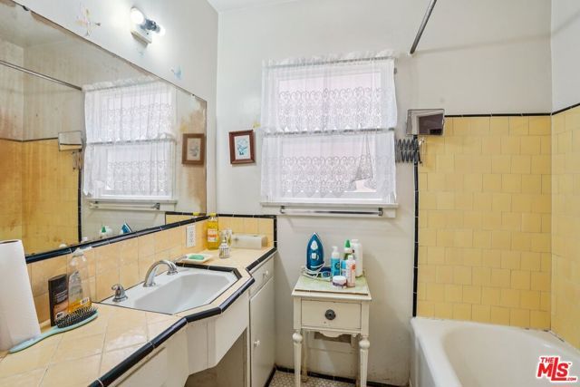 4828 W 93rd Street, Inglewood, CA 90301