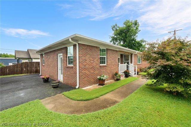 624 Locke Street, Alma, AR 72921