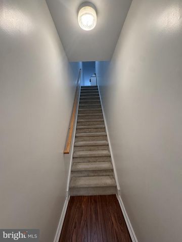 36 SWAN CT, Delran, NJ 08075
