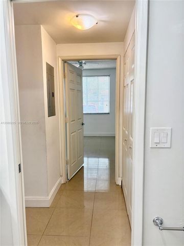 8030 N Nob Hill Road 105, Tamarac, FL 33321