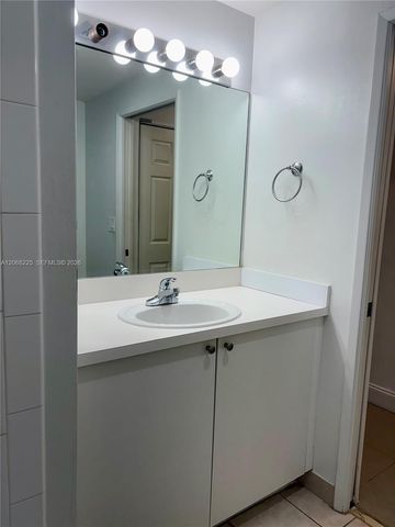 8030 N Nob Hill Road 105, Tamarac, FL 33321